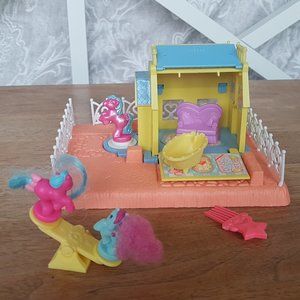 Vintage My Little Pony - Petite Ponies Happy Hearts Cottage